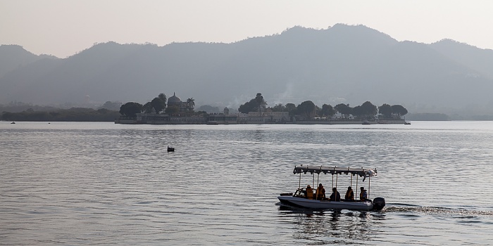 Udaipur Lake Pichola, Lake Garden Palace (Jag Mandir)