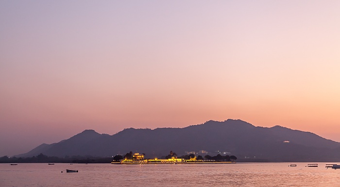 Lake Pichola, Lake Garden Palace (Jag Mandir) Udaipur