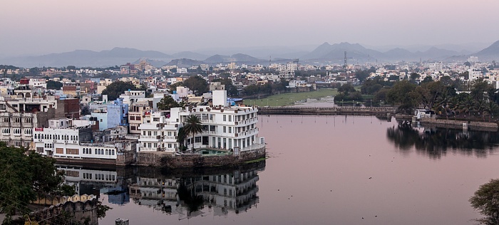 Blick vom Hotel Hill Lake: Swaroop Sagar Udaipur