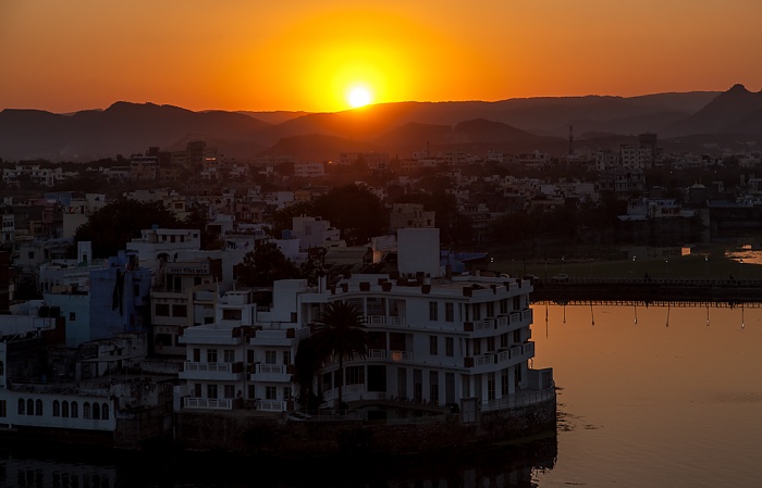 Blick vom Hotel Hill Lake: Swaroop Sagar Udaipur