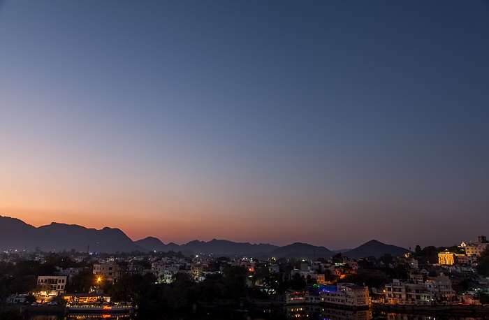 Blick vom Hotel Hill Lake: Swaroop Sagar Udaipur