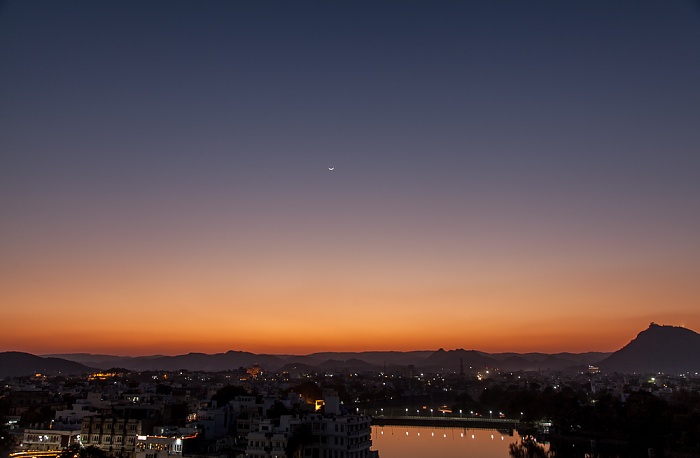 Blick vom Hotel Hill Lake: Swaroop Sagar Udaipur