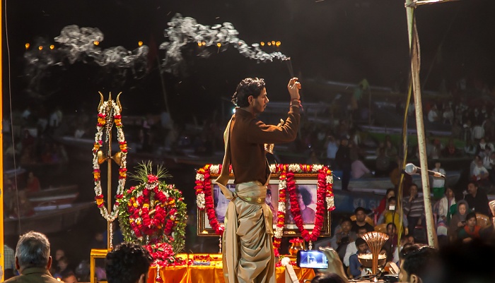 Varanasi Ghats: Dashashwamedh Ghat - Ganga aarti