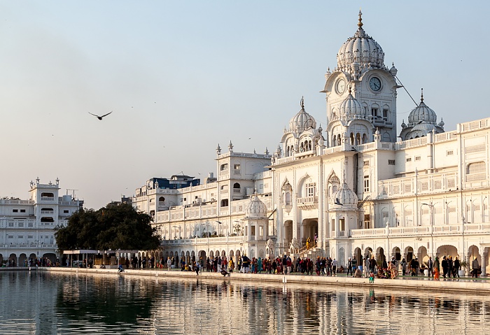 Golden Temple Complex: Amrit Sarovar (Wasserbecken),  Darshani Darwaza Amritsar