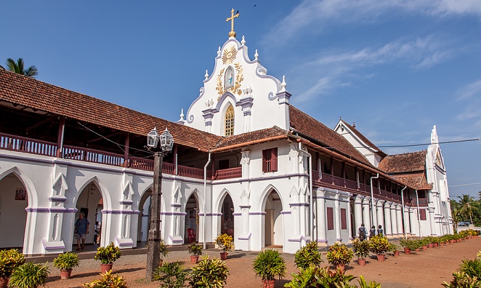 Backwaters Champakulam: St. Mary's Forane Church