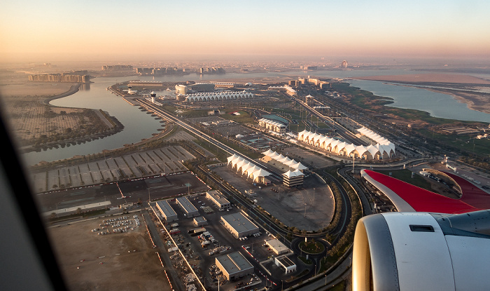 Yas Island: Ferrari World (rechts unten) und Yas Marina Circuit Abu Dhabi