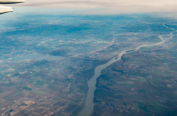 Rumänien (links), Donau, Bulgarien Rumänien