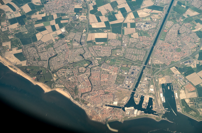 Niederlande 2016-05-05 Flug BAW951 München Franz Josef Strauß (MUC/EDDM) - London Heathrow (LHR/EGLL) Luftbild aerial photo