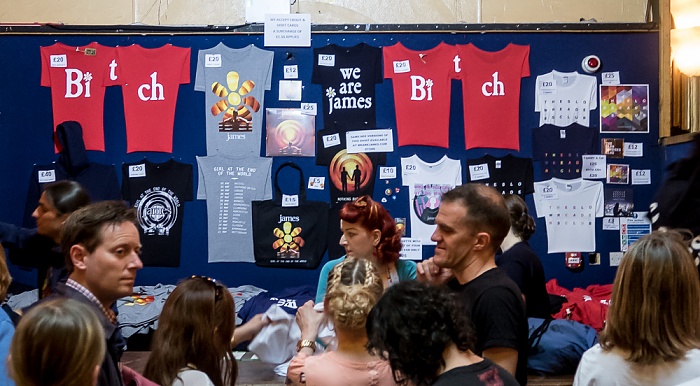 London Brixton Academy: Merchandising von James