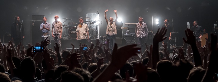 Brixton Academy: James (+ The Slow Readers Club) London Adrian Oxaal (lead guitar, cello), Jim Glennie (bass guitar, backing vocals), David Baynton-Power (drums), Andy Diagram (trumpet, percussion, backing vocals), Tim Booth (lead vocals), Mark Hunter (keyboards, piano), Ron Yeadon (backing vocals), Saul Davies (rhythm guitar, acoustic guitar, violin, percussion, backing vocals)