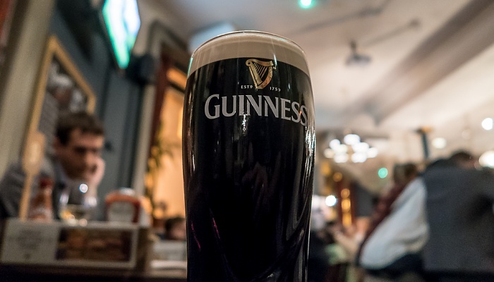 Brixton Academy: James (+ The Slow Readers Club) London ... Guinness danach.