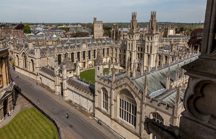 Blick vom Tower der University Church of St Mary the Virgin: All Souls College Oxford