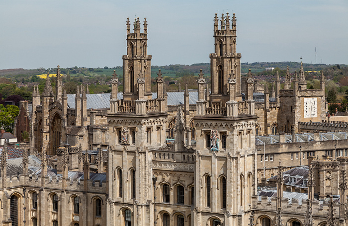 Blick vom Tower der University Church of St Mary the Virgin: All Souls College Oxford