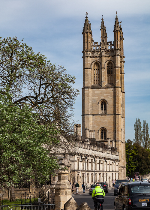 Oxford High Street: Magdalen College mit dem Magdalen Tower