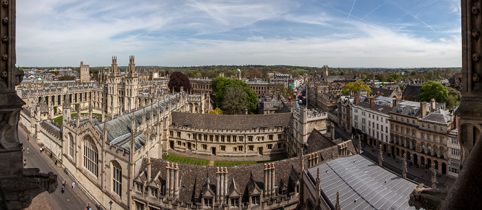 Blick vom Tower der University Church of St Mary the Virgin: All Souls College, High Street Oxford