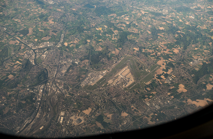 Belgien 2016-05-08 Flug BAW956 London Heathrow (LHR/EGLL) - München Franz Josef Strauß (MUC/EDDM) Luftbild aerial photo