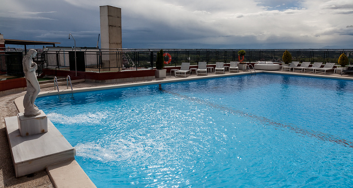 Madrid Hotel Emperador: Dachterasse mit Pool