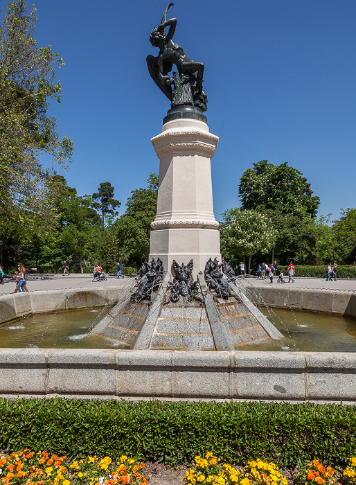 Parque del Retiro: Fuente del Ángel Caído Madrid