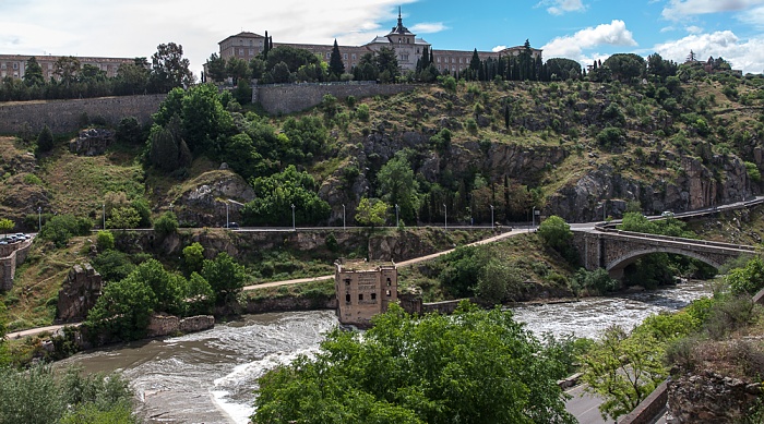 Toledo Blick vom Centro Histórico: Río Tajo Academia de Infantería