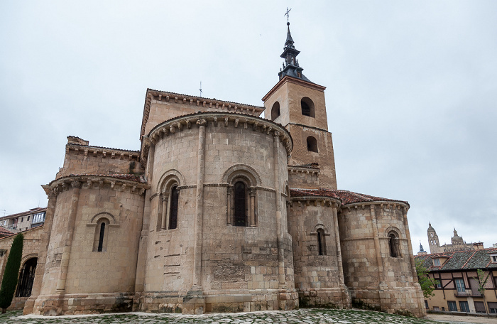 Segovia Avenida del Acueducto: Iglesia de San Millán