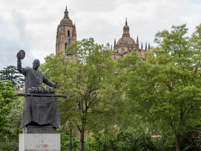 Monument Candido, Mesonero Mayor De Castilla Segovia