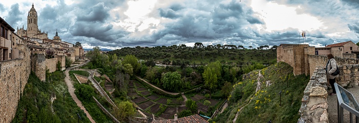 Centro Histórico: Blick von der Stadtmauer (Murallas de Segovia) Casa del Sol (Museo de Segovia) Catedral de Santa María de Segovia La Hontanilla Valle del Clamores