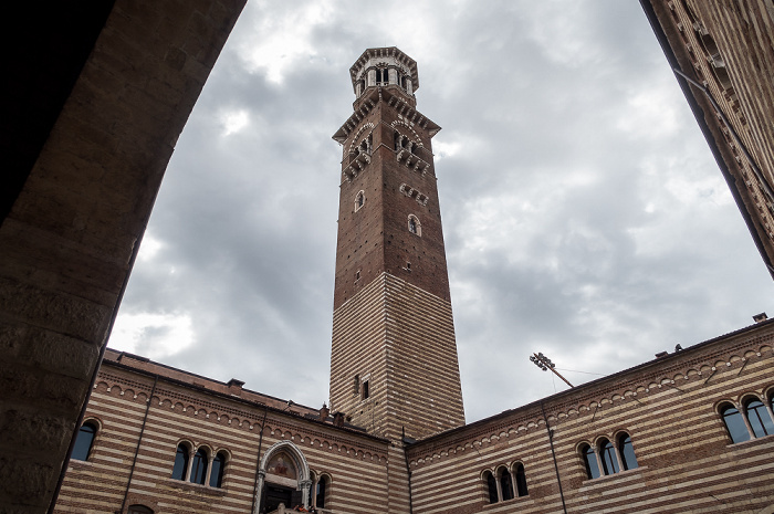 Verona Centro Storico (Altstadt): Cortile del Mercato Vecchio, Palazzo della Ragione, Torre dei Lamberti