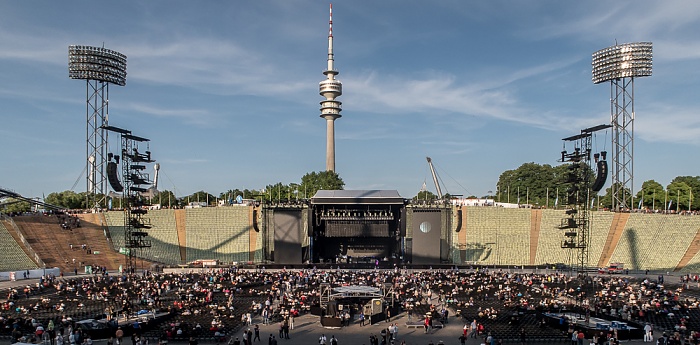 München Olympiastadion: Vor dem Paul-McCartney-Konzert Olympiaturm
