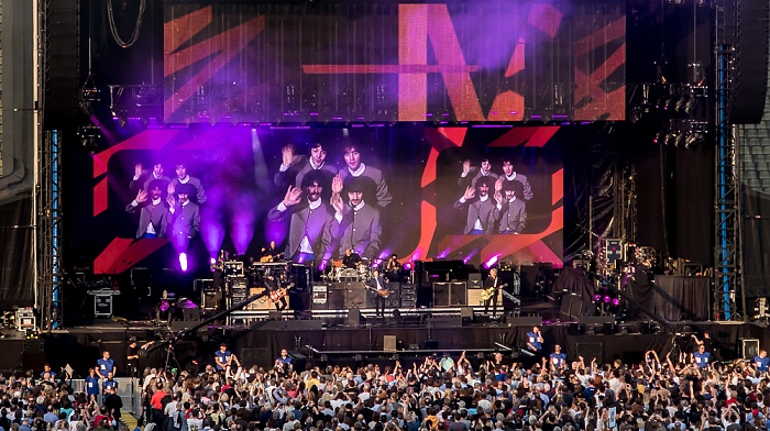 Olympiastadion: Paul McCartney München In der Mitte die Beatles mit Paul McCartney, John Lennon, George Harrison, Ringo Starr.