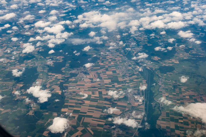 Bayern 2016-07-21 Flug CLH2396 München Franz Josef Strauß (MUC/EDDM) - Basel Mulhouse Freiburg (BSL/LFSB) Luftbild aerial photo