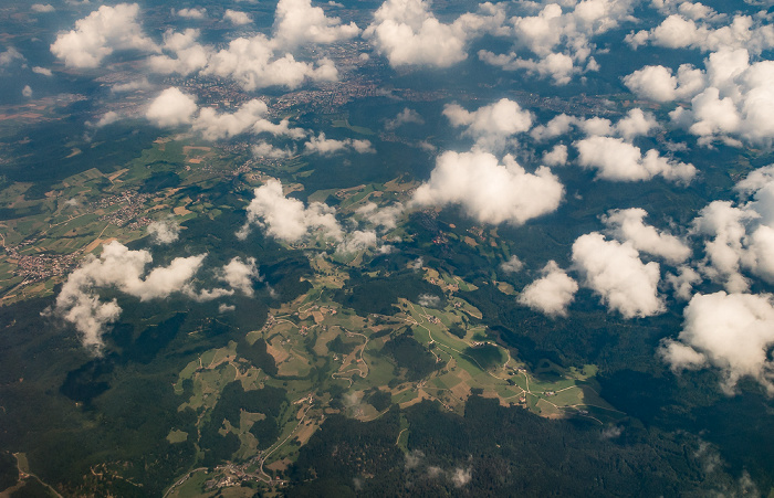 Baden-Württemberg 2016-07-21 Flug CLH2396 München Franz Josef Strauß (MUC/EDDM) - Basel Mulhouse Freiburg (BSL/LFSB) Luftbild aerial photo