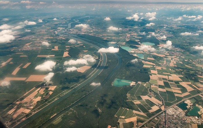 Baden-Württemberg 2016-07-21 Flug CLH2396 München Franz Josef Strauß (MUC/EDDM) - Basel Mulhouse Freiburg (BSL/LFSB) Luftbild aerial photo