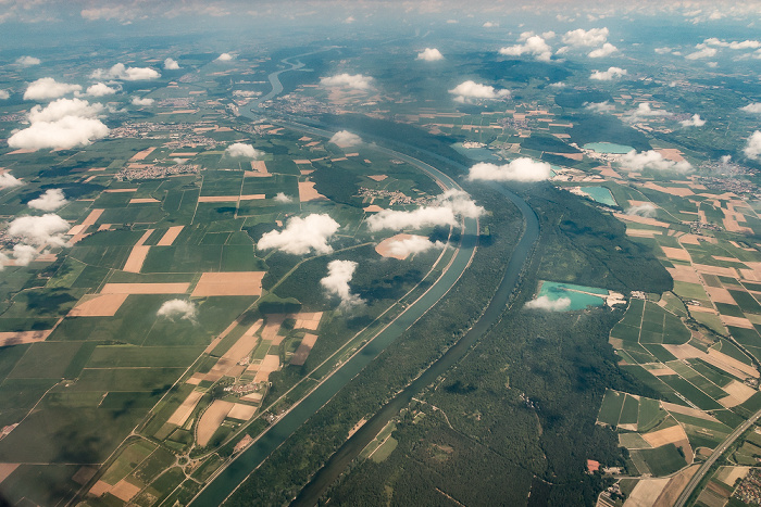 Baden-Württemberg 2016-07-21 Flug CLH2396 München Franz Josef Strauß (MUC/EDDM) - Basel Mulhouse Freiburg (BSL/LFSB) Luftbild aerial photo