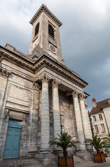 La Boucle: Place du Huit-Septembre mit der Église Saint-Pierre Besançon
