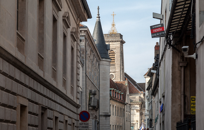 Besançon La Boucle: Palais de Rue du Palais de Justice mit dem Palais de Justice Église Saint-Pierre