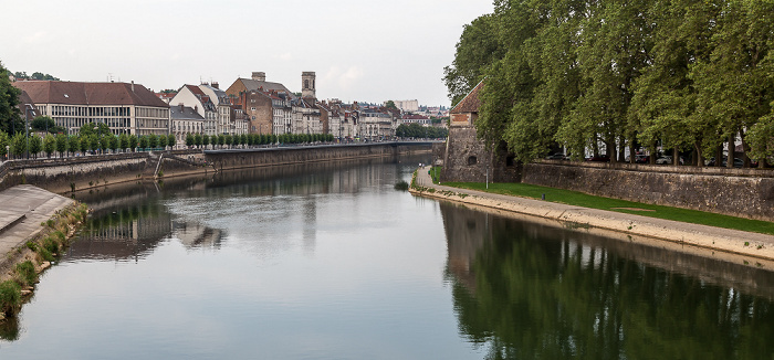 Doubs mit dem Quai Veïl Picard Besançon