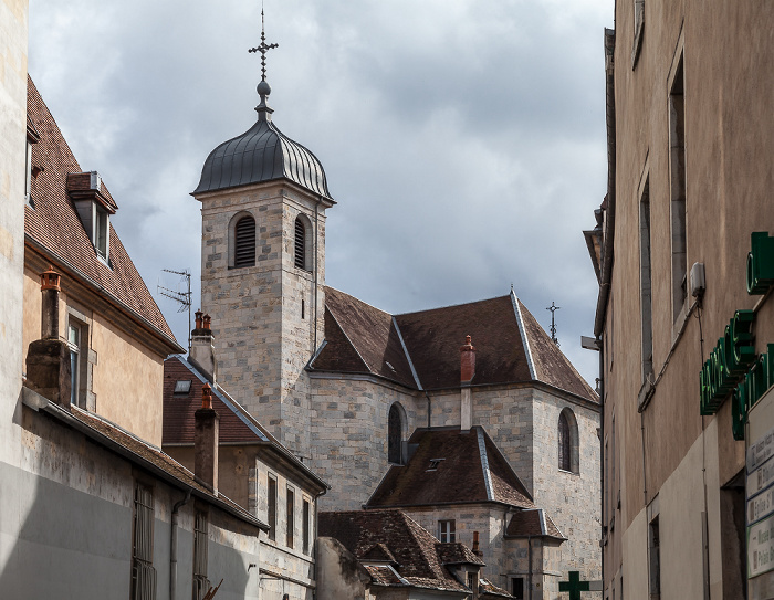 Besançon La Boucle: Rue de la Bibliothèque mit der Église Saint-Maurice