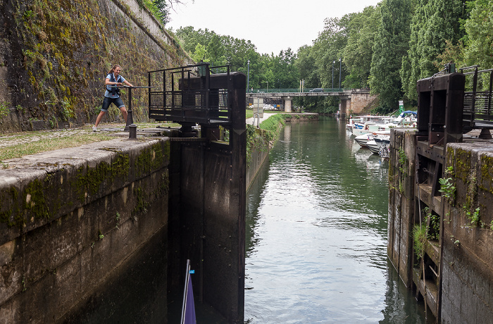 Besançon Doubs: Schleuse Pont de la République