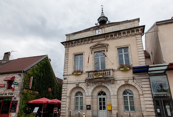 Place d'Armes: Hôtel de Ville Quingey