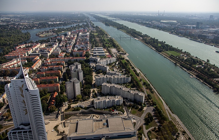 Blick von der DC Tower 1 Skyterasse: Donaustadt (XXII. Bezirk) (links) / Leopoldstadt (II. Bezirk) Wien