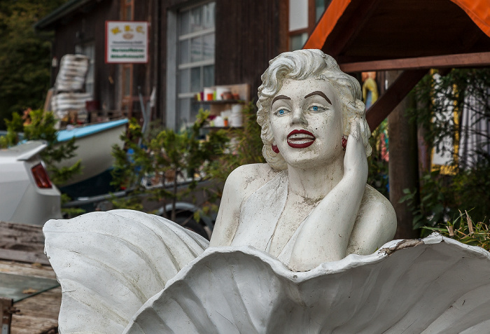 Flohmarkt-Café am Schloss Hallbergmoos