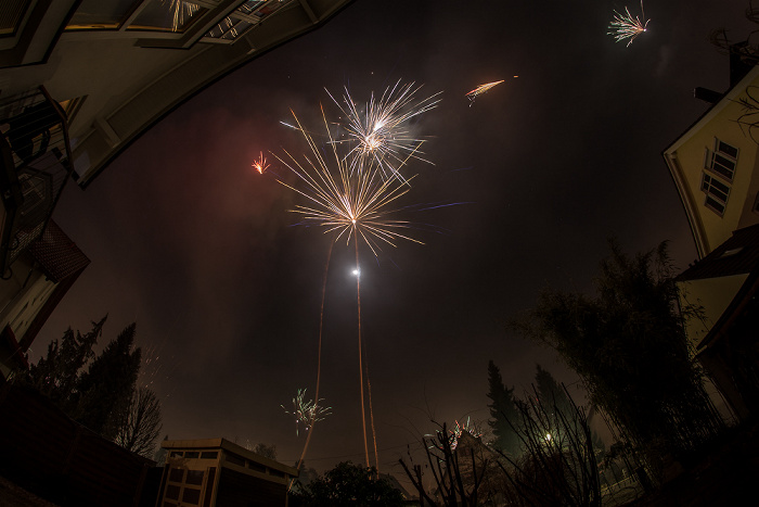 München Gratlspitzstraße: Silvester-/Neujahr-Feuerwerk Gratlspitzstraße 40