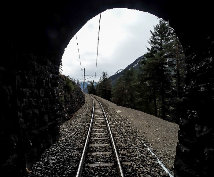 Graubünden Albulabahn: Grosser Cruschetta-Tunnel