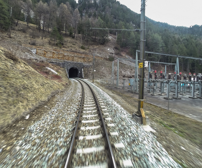 Graubünden Albulabahn: Greifenstein-Tunnel Unterwerk Filisur der Rhätischen Bahn