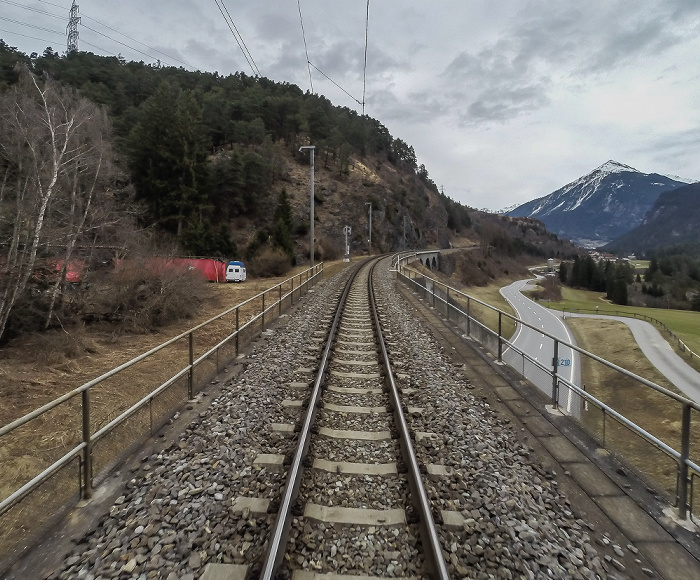 Graubünden Albulabahn: Lehnenviadukt Kantonsstrasse 749