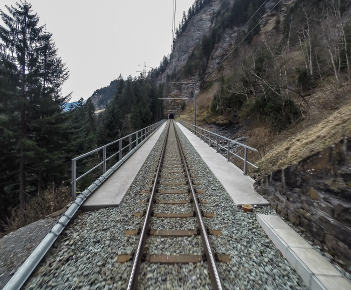 Graubünden Albulabahn: Bendertobel-Viadukt, Passmal-Tunnel