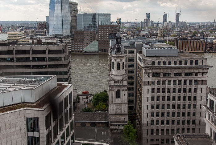 Blick von der Aussichtsplattform des Monument: City of London mit St Magnus the Martyr London