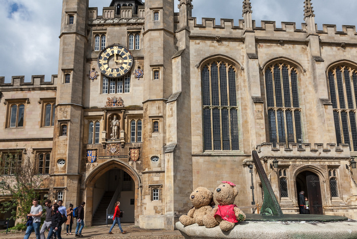 Cambridge Trinity College: Trinity Great Court - Teddy und Teddine Trinity College Chapel