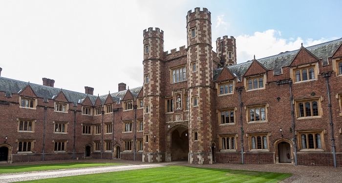 Cambridge St John's College: Second Court