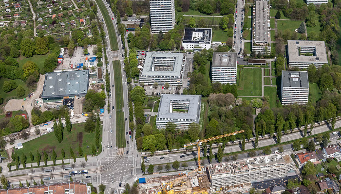 München Luftbild aus Zeppelin: Bogenhausen - Englschalking Cosimapark Cosimastraße Cosimawellenbad Englschalkinger Straße
